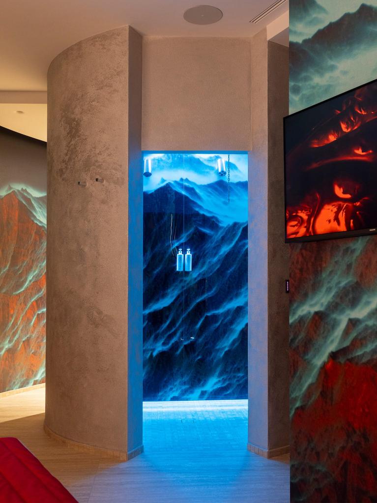 Discover the Monte Rosa room of Boutique Hotel Stresa with Spa